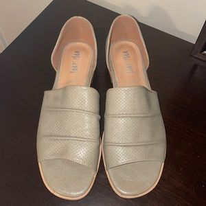 Mi,im Genuine Leather Beige Tan Sandals Size 7